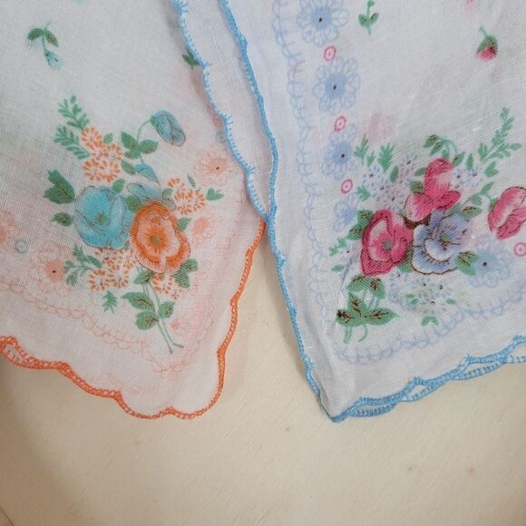 Vintage Hankerchief Hankie Hanky Lot of 2 White Peach Floral  White Blue Floral - Picture 3 of 9